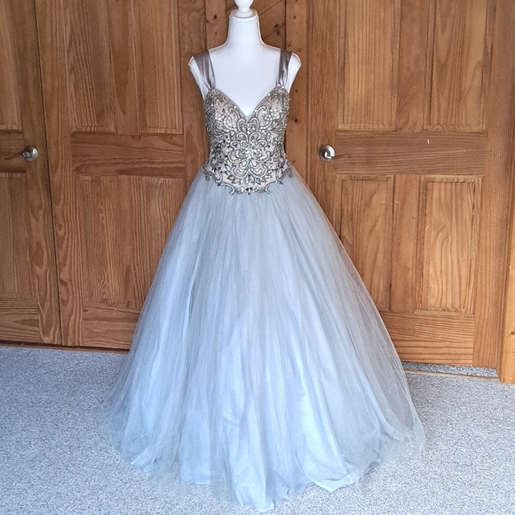 Terani Couture Dresses & Skirts - Terani Couture voluminous tulle evening formal gown crystals satin straps sz4-6